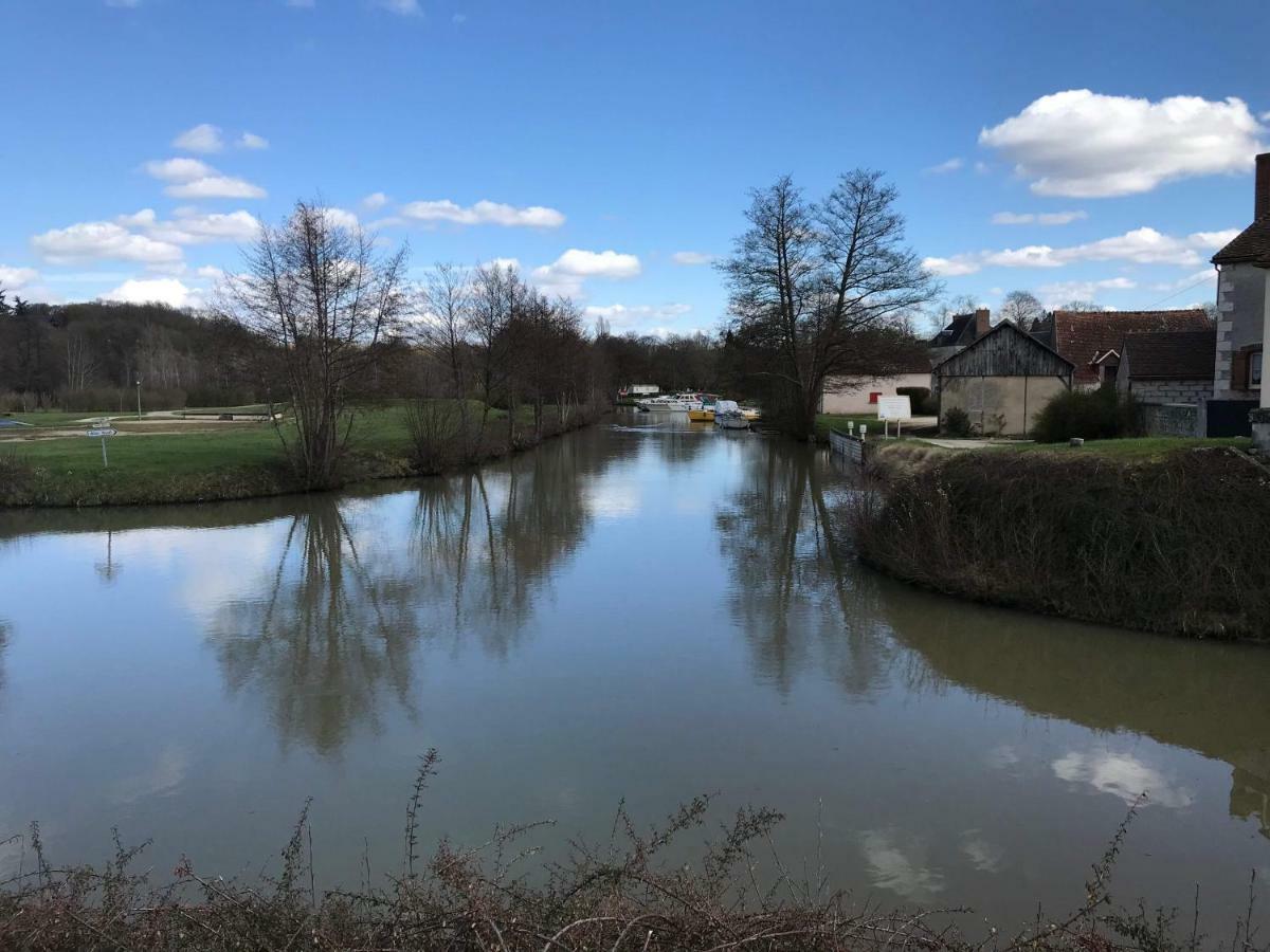 Les Lodges Du Canal Vue Sur Le Canal Rogny Dış mekan fotoğraf